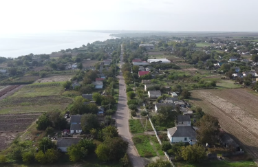 Змиевка в 2020 году. Фото: скриншот видео YouTube/Vadim55nk Россияне с дрона сбросили взрывчатку на село в Херсонской области: есть раненые