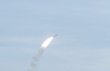 В Ровенской области 26 марта российские войска нанесли ракетный удар по нефтебазе в Дубно В Ровенской области российские войска нанесли ракетный удар по нефтебазе