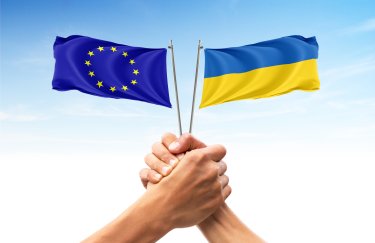 Фото: Depositphotos флаг Украины, флаг Евросоюза, прапор