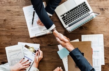 Чому бізнес реєструється на адресах масової реєстрації / Freepik бізнес